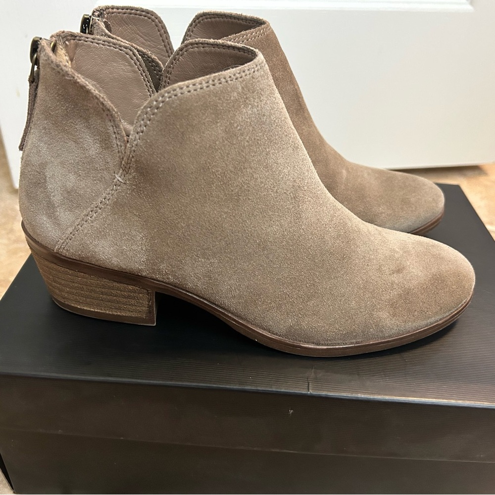 Michael by Michael Shannon Taupe Boots Size 6